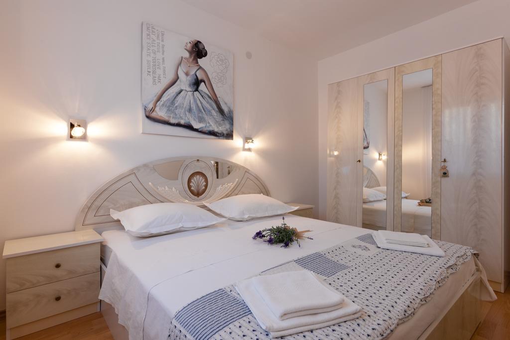 Villa Sarah スペタル エクステリア 写真