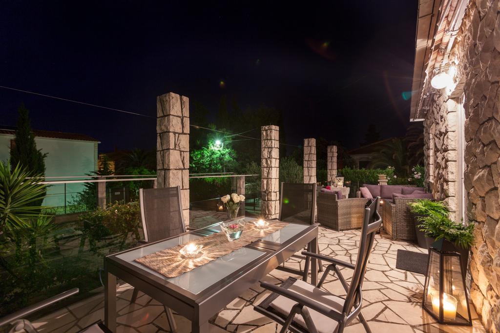 Villa Sarah スペタル エクステリア 写真