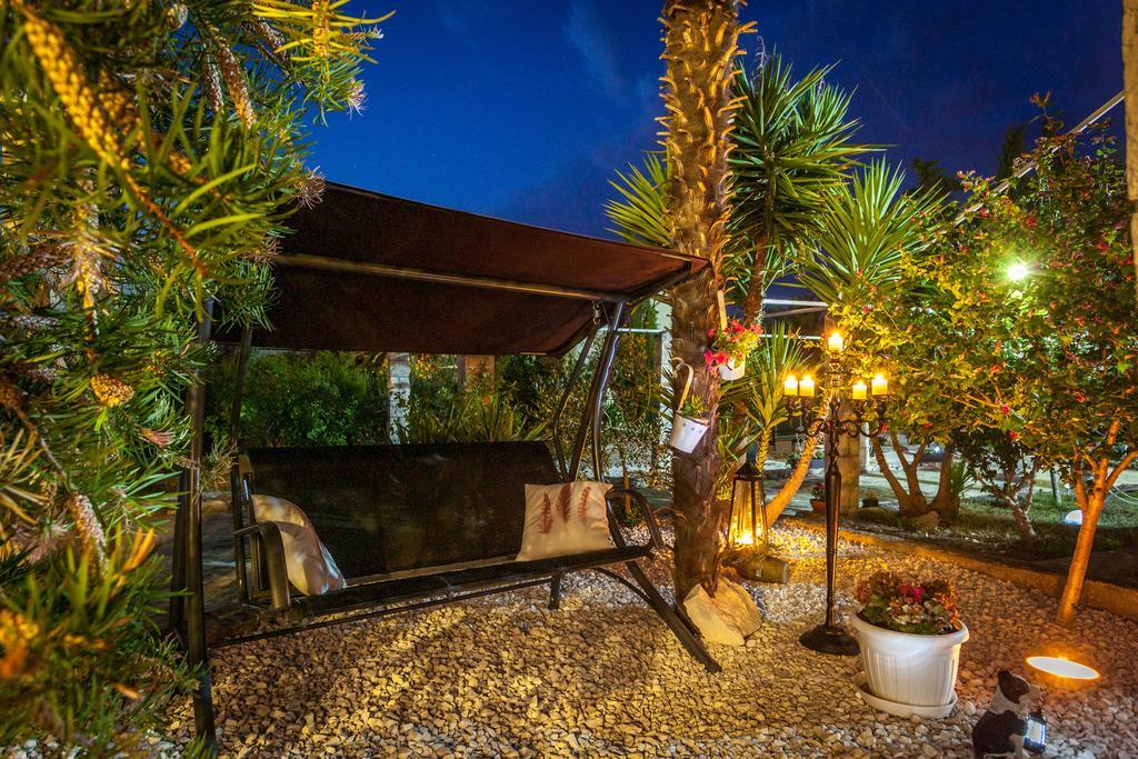 Villa Sarah スペタル エクステリア 写真